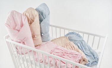 Zavinovačky a peřinky pro novorozence: Jaký je mezi nimi rozdíl?